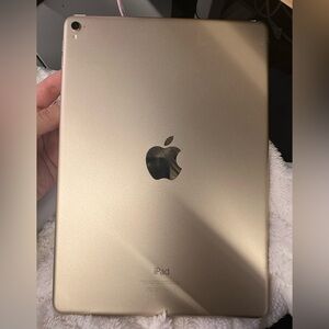 Apple iPad Pro 9.7 inch 256GB Gold WiFi